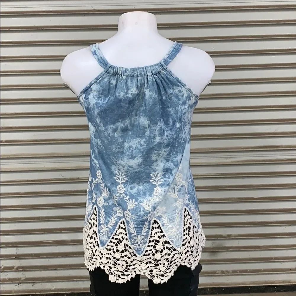 🛍️INC size 0 denim looking top with lace accent - Picture 7 of 7